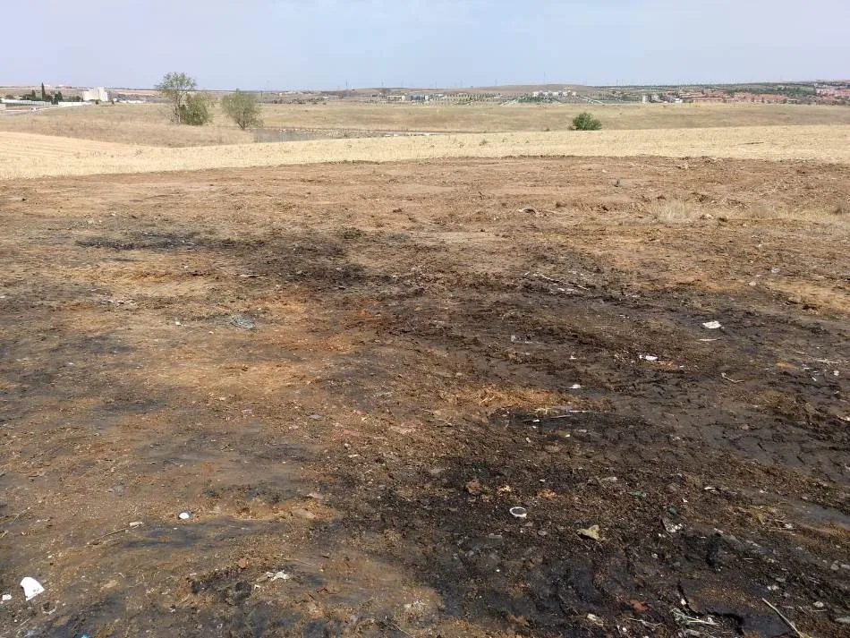 Foto 3 - El Ayuntamiento retira m&aacute;s 92.000 kilos de escombros de cunetas y caminos del extrarradio