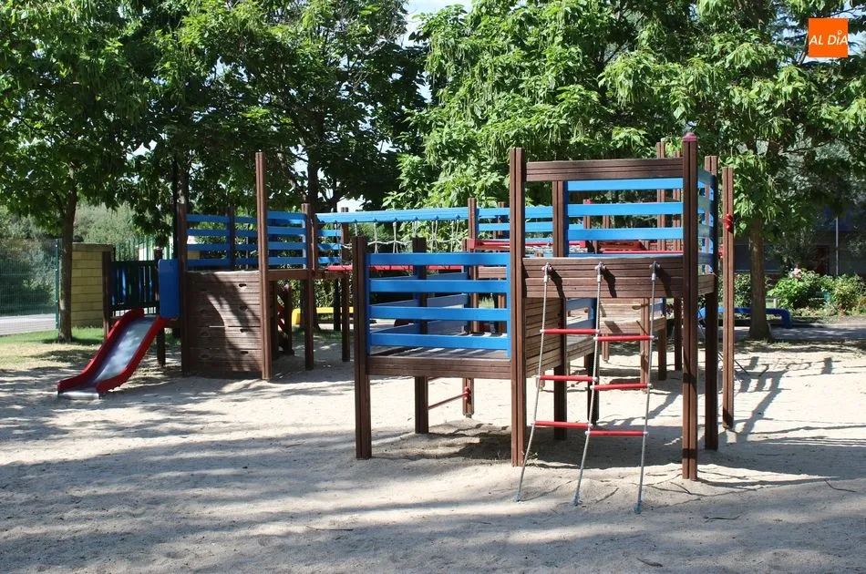 Foto 11 - El Ayuntamiento acomete mejoras en los parques infantiles