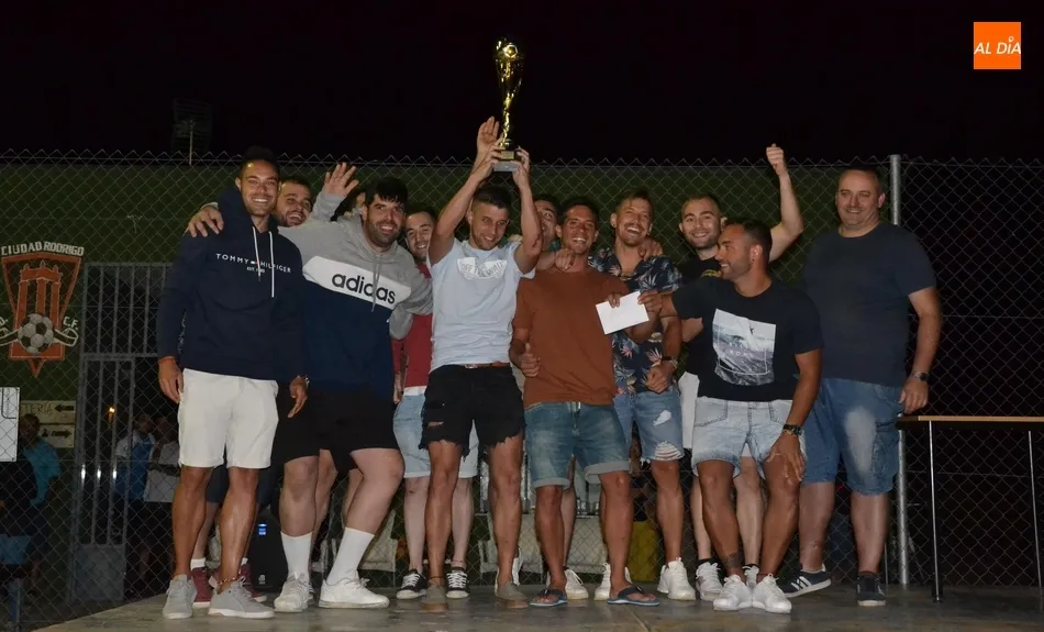 Foto 6 - El &aacute;lbum de los campeones de las 10 ediciones del Torneo de Verano  