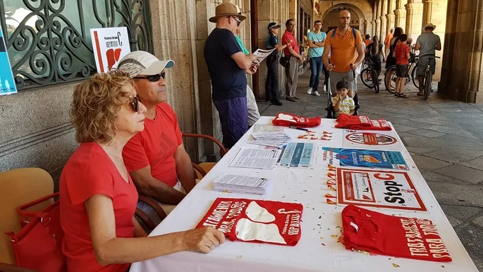 La Plataforma de Afectados por hepatitis C Salamanca en uno de sus actos reivindicativos.