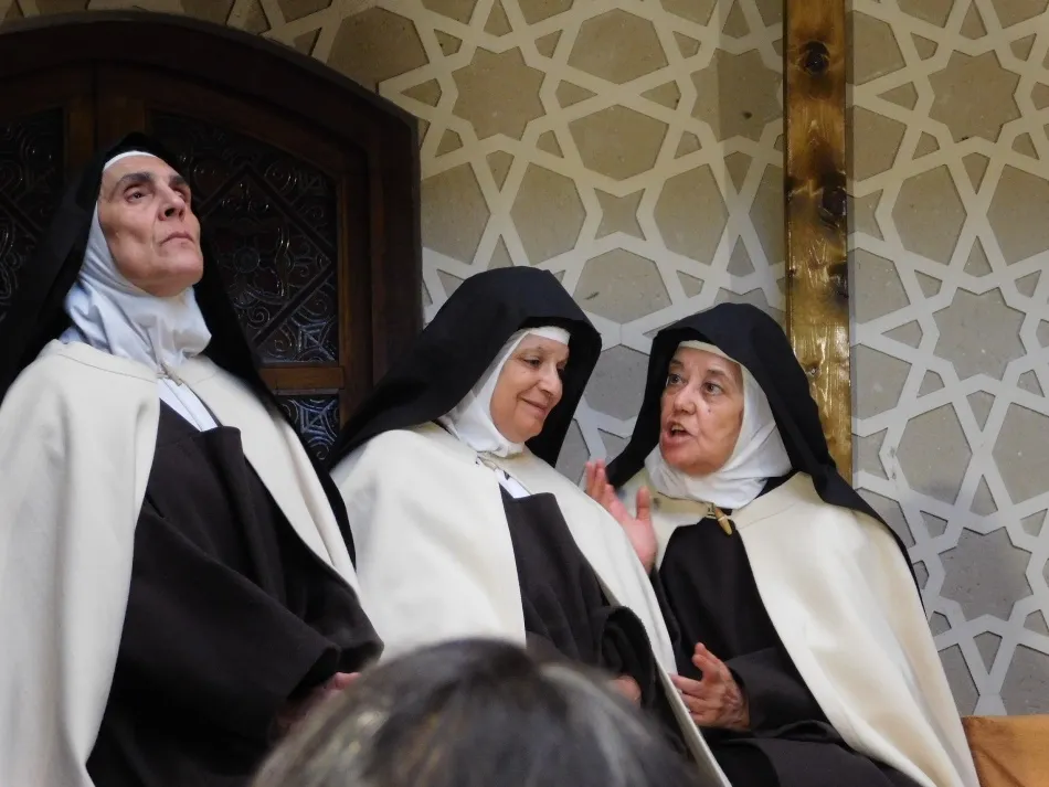 Foto 2 - El grupo teatral &lsquo;Lazarillo de Tormes&rsquo; lleva la vida de Santa Teresa a Herv&aacute;s