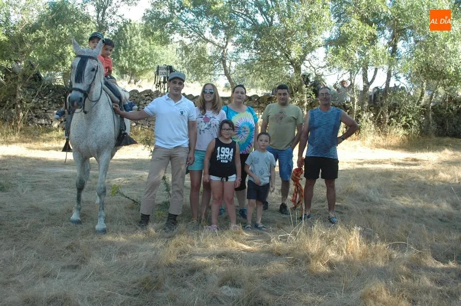 Foto 10 - Los vecinos de Valderrodrigo celebran el 115&ordm; aniversario de la fiesta del Torito Perdig&oacute;n  