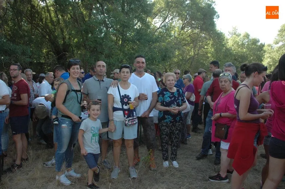 Foto 7 - Los vecinos de Valderrodrigo celebran el 115&ordm; aniversario de la fiesta del Torito Perdig&oacute;n  