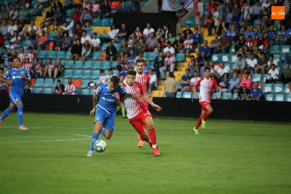 Foto 11 - El Sporting y el Getafe, tablas en el Helm&aacute;ntico (1-1)