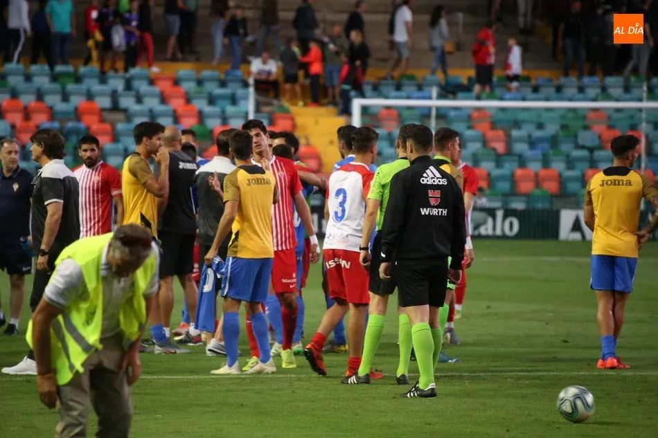 Foto 9 - El Sporting y el Getafe, tablas en el Helm&aacute;ntico (1-1)