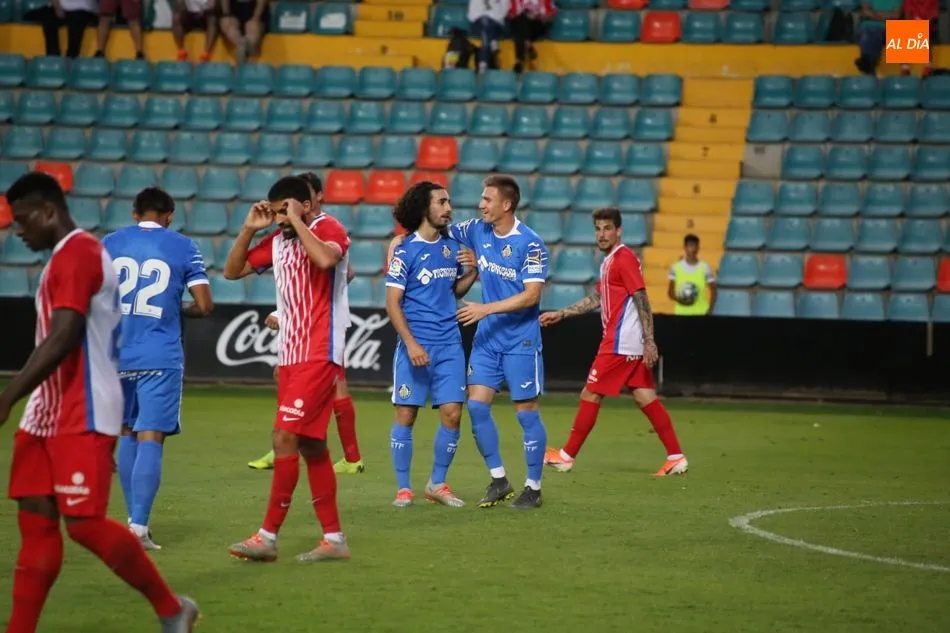 Foto 3 - El Sporting y el Getafe, tablas en el Helm&aacute;ntico (1-1)