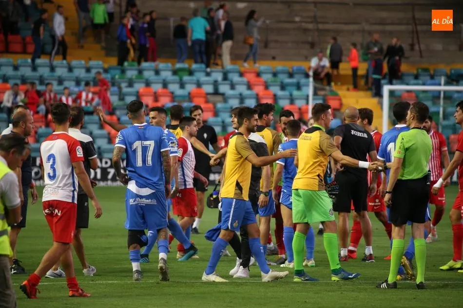 Foto 2 - El Sporting y el Getafe, tablas en el Helm&aacute;ntico (1-1)