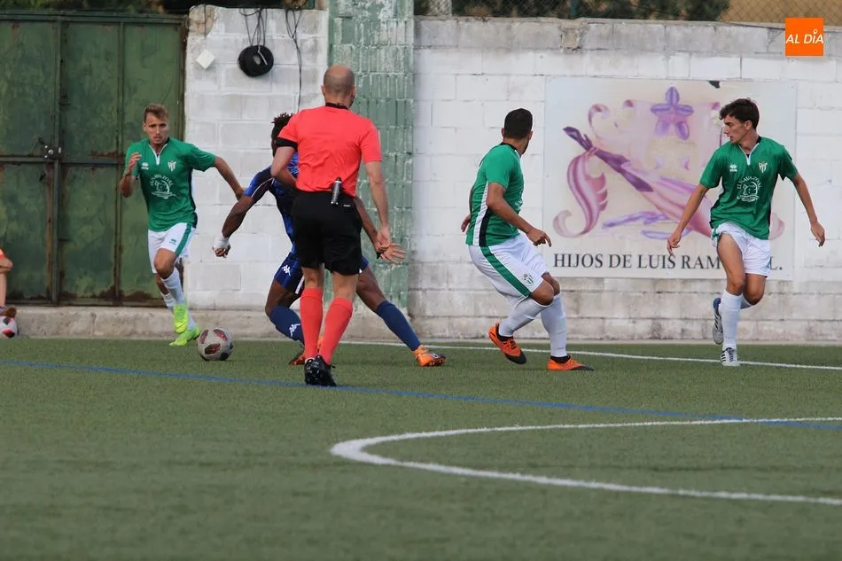 Foto 6 - El CD Guijuelo se reparte el Memorial Agust&iacute;n Villar con el Zamora (1-1)