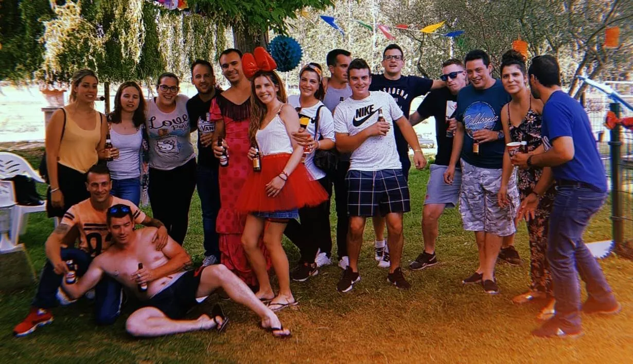 Foto 2 - Francisco y Lara celebran de forma conjunta su despedida de solteros  