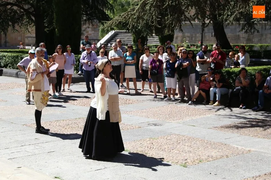 Foto 4 - &lsquo;Salamanca, tu tiempo es de piedra y oro&rsquo; vuelve a reunir a un gran n&uacute;mero de curiosos