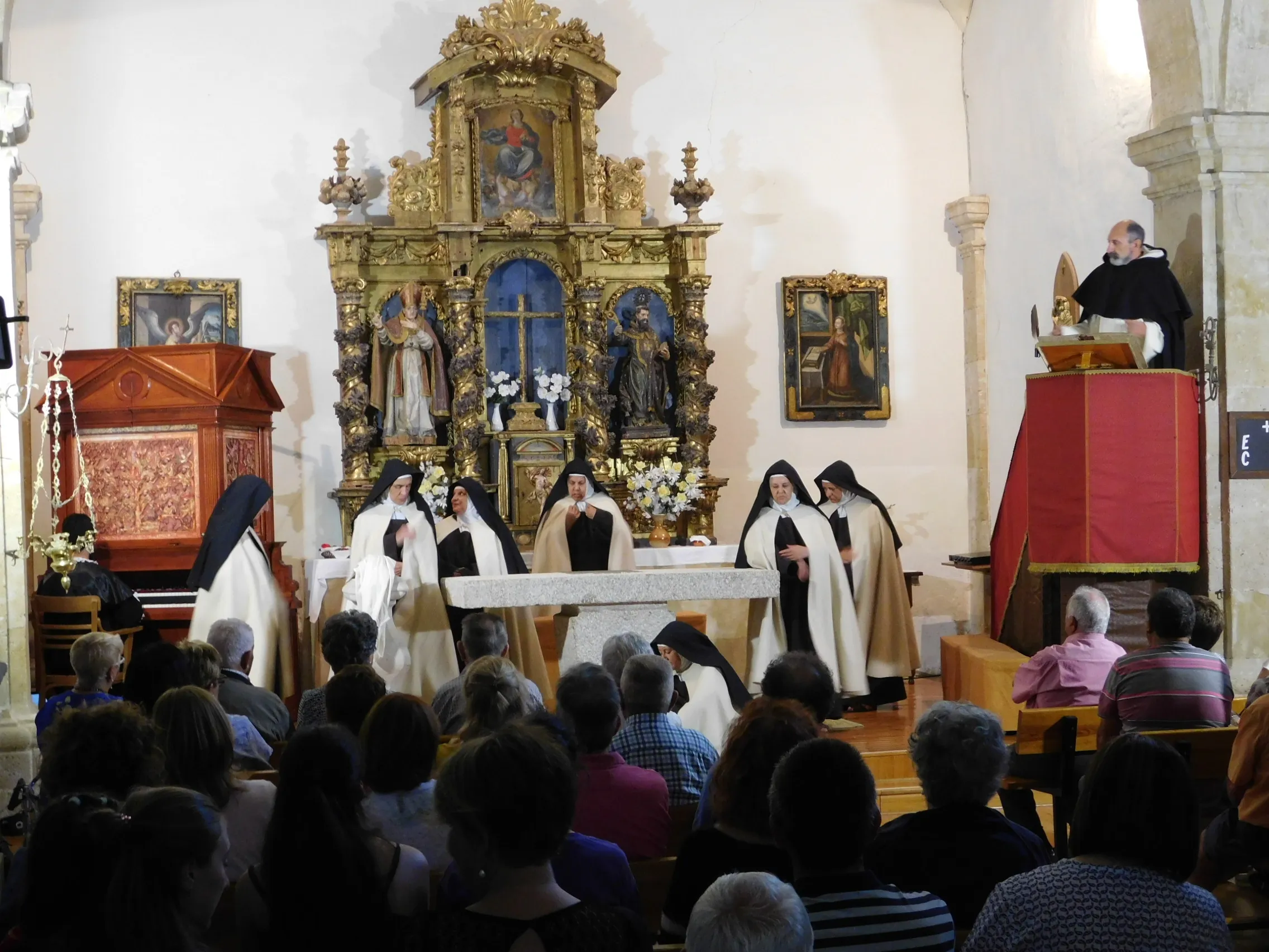 Foto 6 - El grupo de teatro Lazarillo de Tormes representa &lsquo;Teresa, jardinera de luz&rsquo; en Parada de Arriba