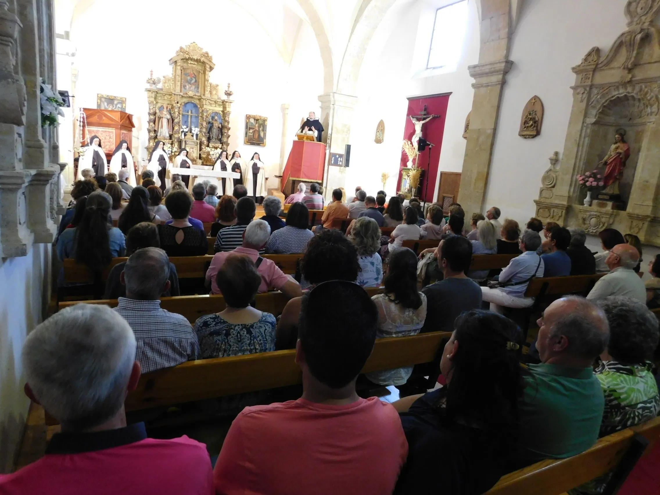Foto 4 - El grupo de teatro Lazarillo de Tormes representa &lsquo;Teresa, jardinera de luz&rsquo; en Parada de Arriba