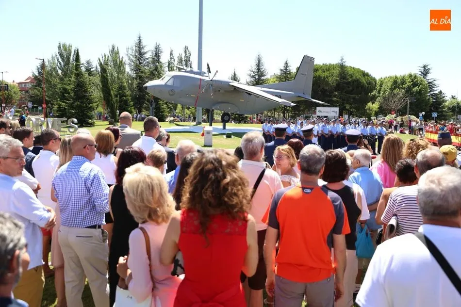 Foto 11 - Inaugurada la rotonda de la base a&eacute;rea de Matac&aacute;n con un avi&oacute;n cedido por el Ej&eacute;rcito del Aire