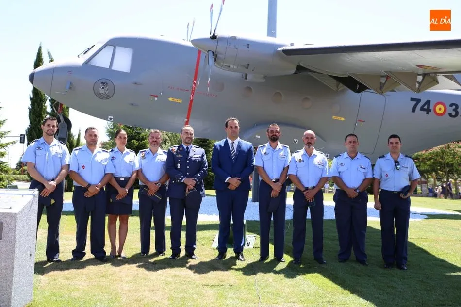 Foto 5 - Inaugurada la rotonda de la base a&eacute;rea de Matac&aacute;n con un avi&oacute;n cedido por el Ej&eacute;rcito del Aire