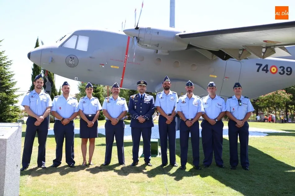 Foto 3 - Inaugurada la rotonda de la base a&eacute;rea de Matac&aacute;n con un avi&oacute;n cedido por el Ej&eacute;rcito del Aire