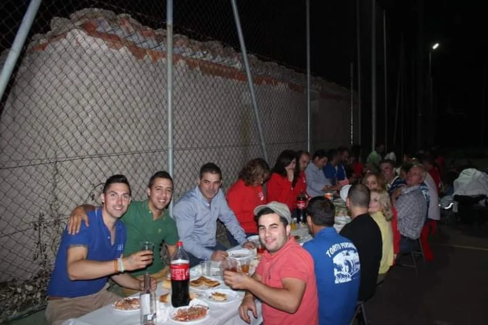 Foto 9 - Una excelente cena pone el broche a los actos del Torito Perdig&oacute;n en Valderrodrigo  