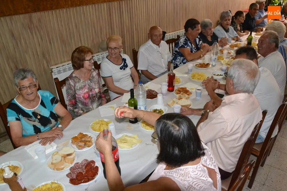 Foto 10 - La solemne misa y el vino espa&ntilde;ol cierran las fiestas de Santa Ana  