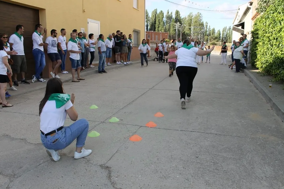 Foto 7 - El barrio Olivo celebra su fiesta