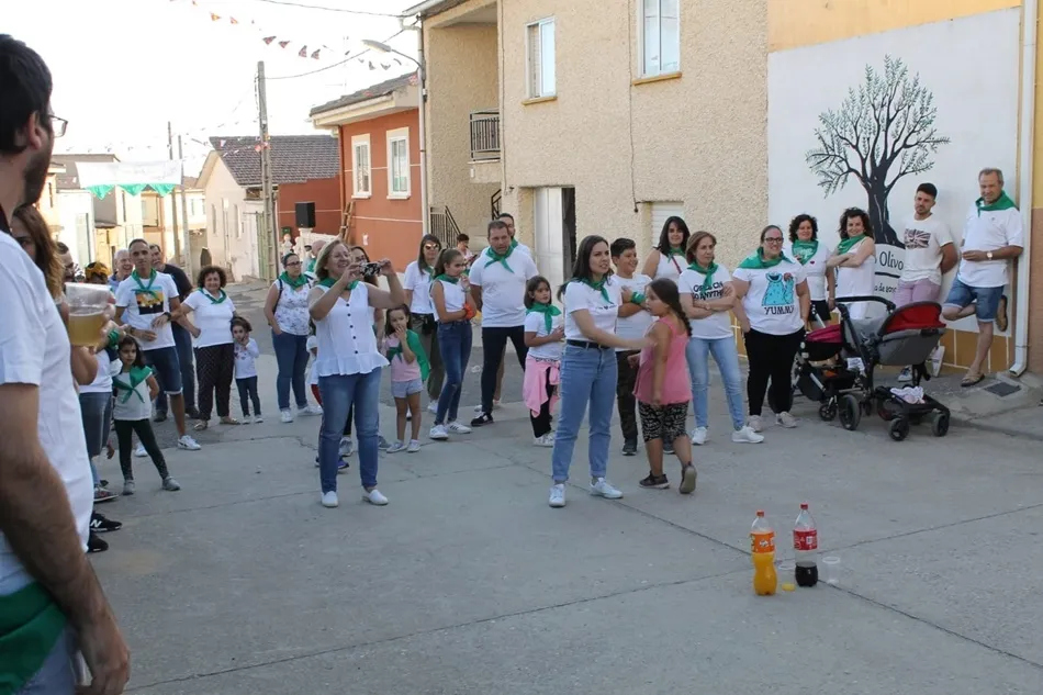 Foto 5 - El barrio Olivo celebra su fiesta