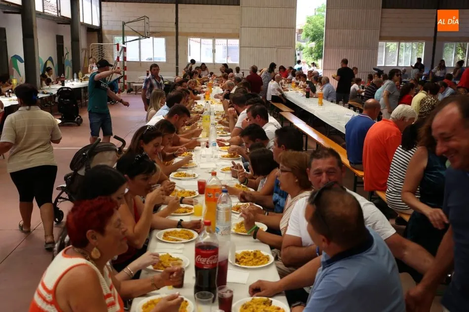 Foto 6 - Santiz disfruta de su tradicional paellada de fiestas