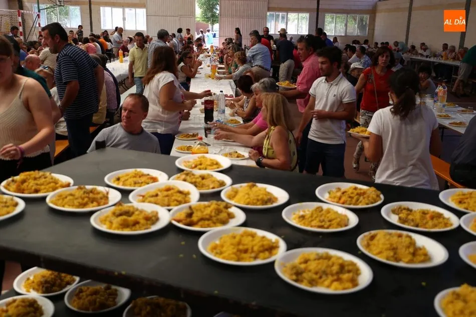 Foto 4 - Santiz disfruta de su tradicional paellada de fiestas