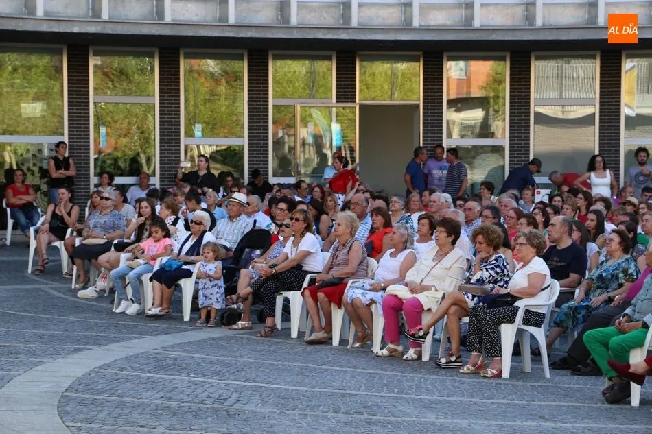 Foto 8 - Santa Marta disfruta de su parrillada y un espect&aacute;culo de sevillanas&nbsp;