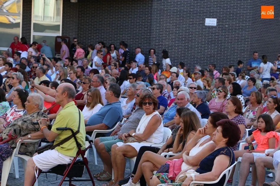 Foto 5 - Santa Marta disfruta de su parrillada y un espect&aacute;culo de sevillanas&nbsp;