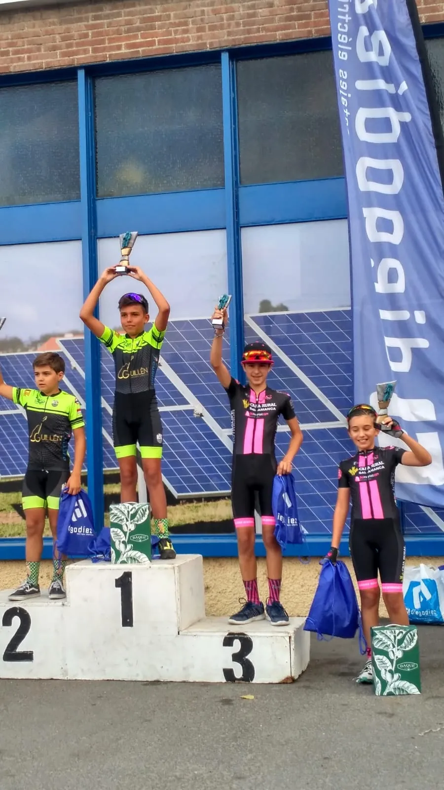 Foto 2 - La Escuela de Ciclismo Promesal cierra un fin de semana de triunfos