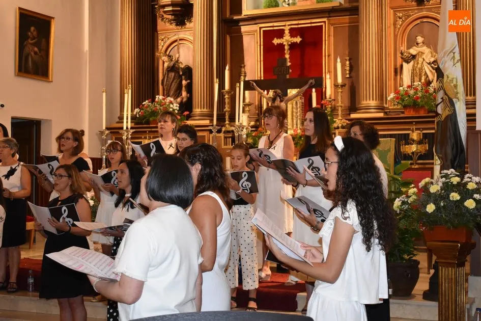 Foto 2 - El coro de Voces Blancas hace vibrar las Noches en Alba  
