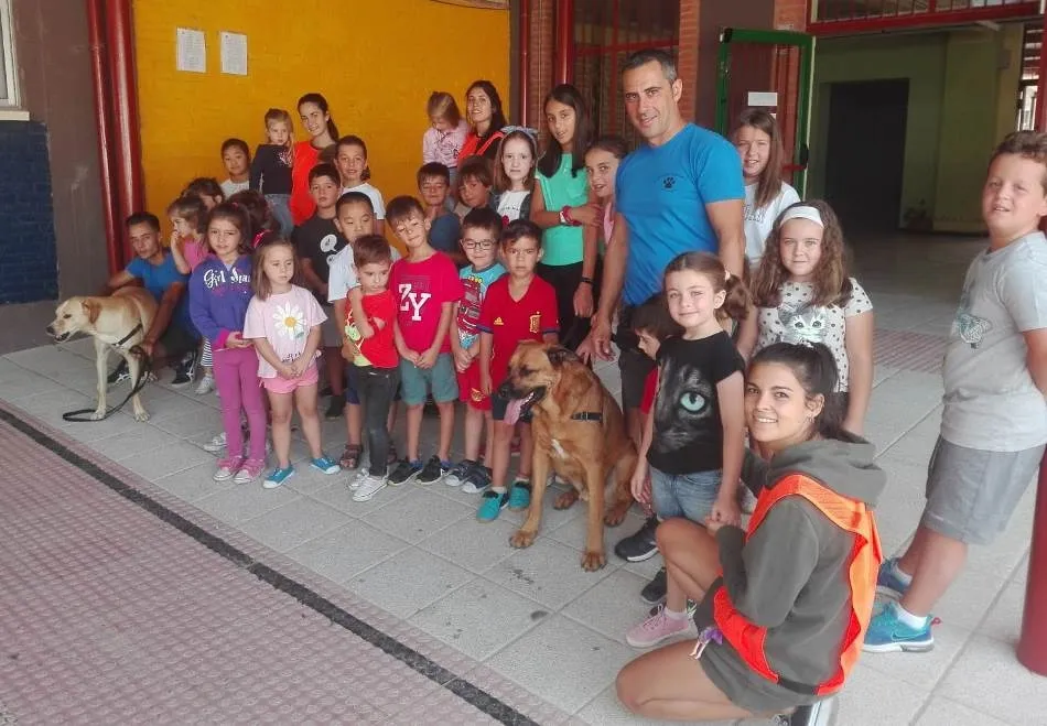 Foto 7 - Conciliamos abre su &uacute;ltima semana conociendo dos perros de rescate  