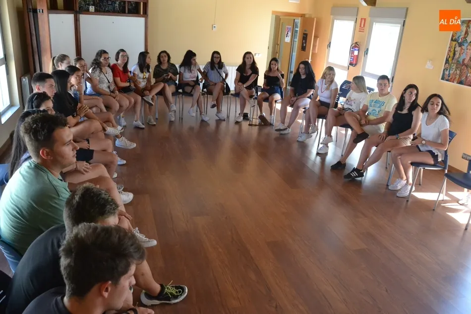 Foto 6 - Dan arranque las jornadas de formaci&oacute;n para los monitores del Divierteatro  
