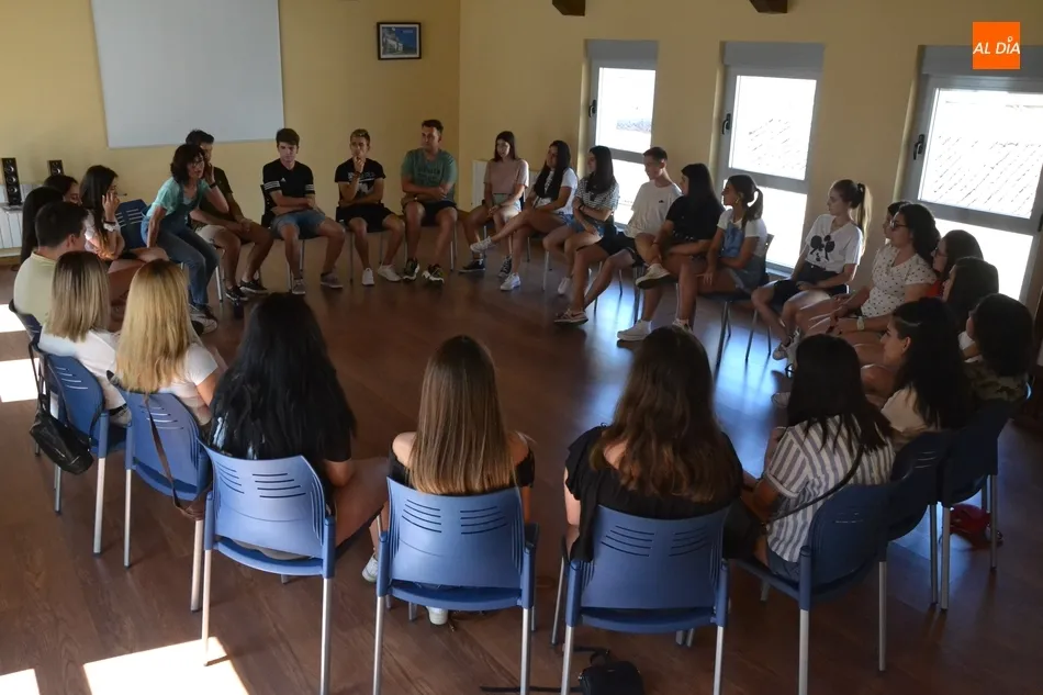 Foto 2 - Dan arranque las jornadas de formaci&oacute;n para los monitores del Divierteatro  