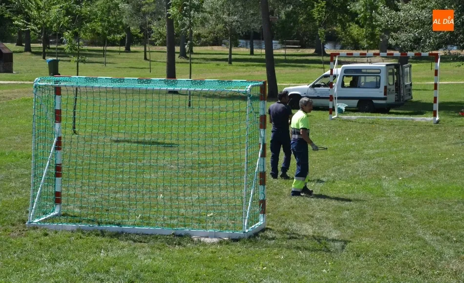 La Alameda Vieja incorpora también porterías para jugar al fútbol  