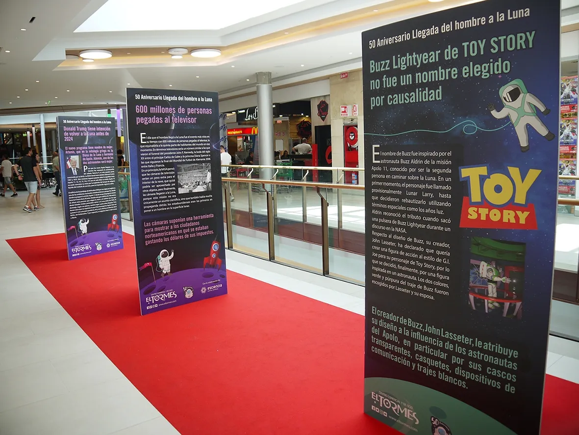 Foto 3 - El Centro Comercial El Tormes inaugura una exposici&oacute;n sobre &lsquo;las an&eacute;cdotas que nunca te...