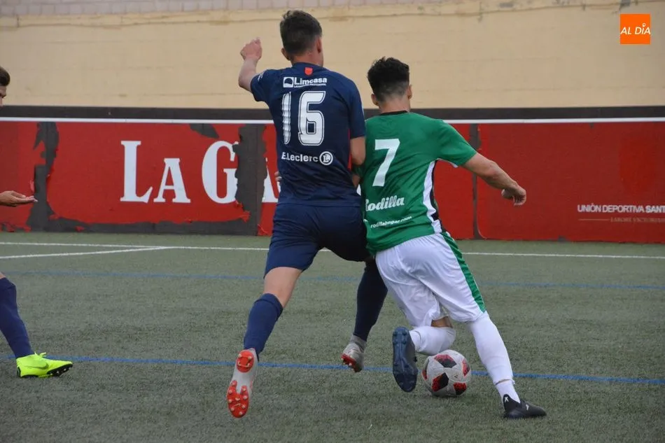 Foto 6 - El Santa Marta no entiende de amistosos y gana con solvencia al Guijuelo (2-0)