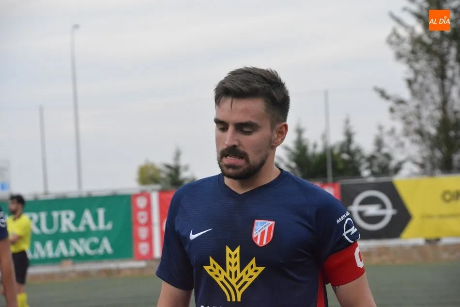 Foto 5 - El Santa Marta no entiende de amistosos y gana con solvencia al Guijuelo (2-0)