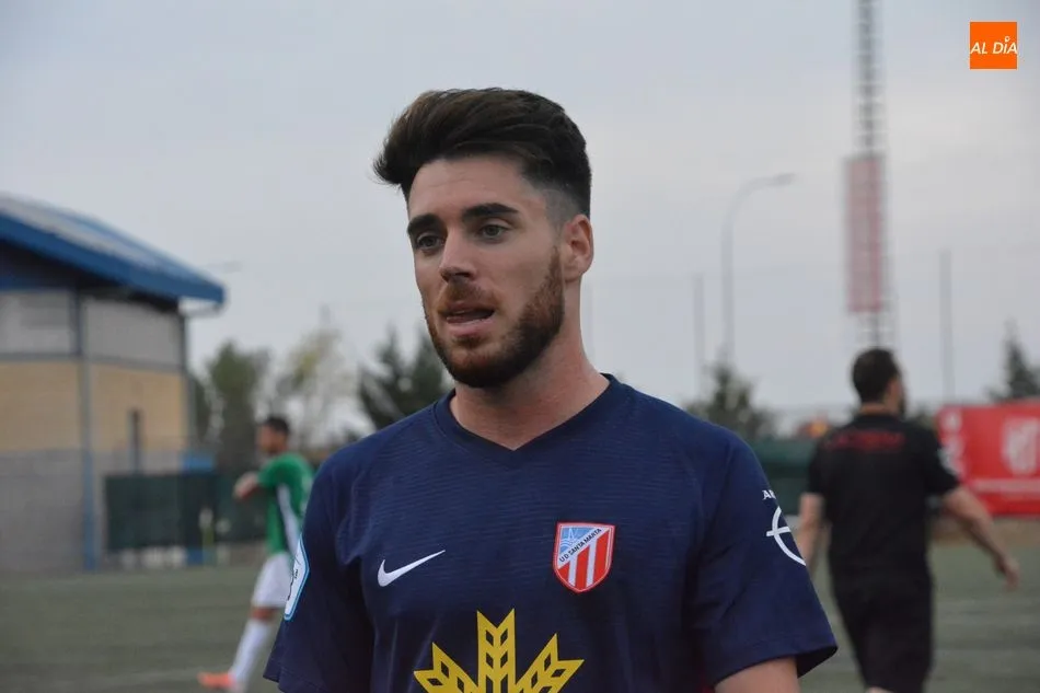 Foto 4 - El Santa Marta no entiende de amistosos y gana con solvencia al Guijuelo (2-0)