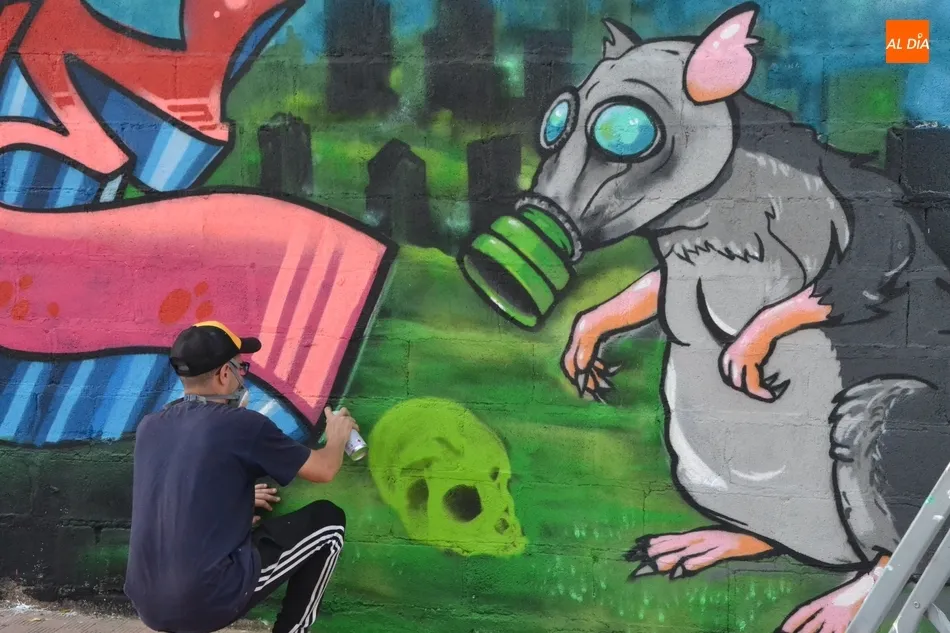 Ve la luz en la calle Caridad el mural ganador del Concurso de la IV Semana de la Juventud  