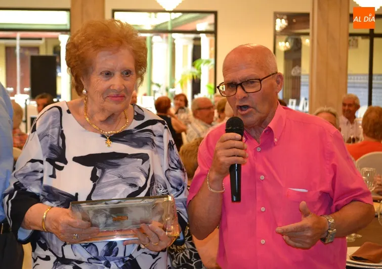 Foto 8 - M&aacute;s de 160 personas participan en la fiesta anual de la Asociaci&oacute;n de Mayores San Miguel