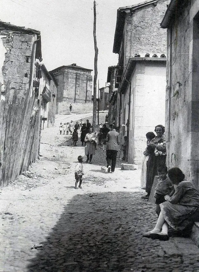 Foto 2 - La calle Asader&iacute;a, junto la plaza de San Crist&oacute;bal