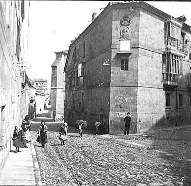 Foto 3 - La calle de la Compa&ntilde;&iacute;a en el primer tercio del XX