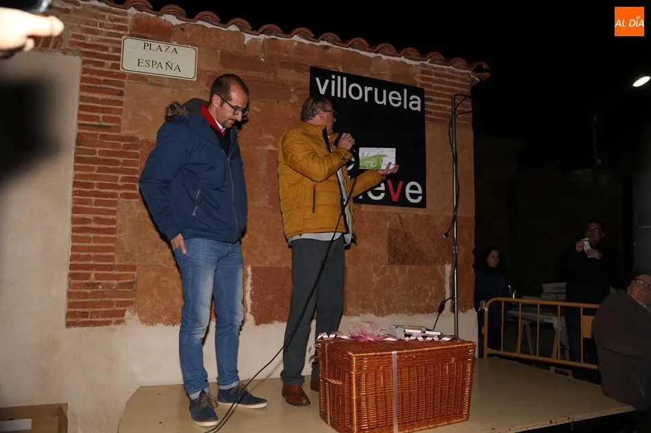 Foto 11 - Nuevo reto de Villoruela se Mueve: &aacute;rbol de Navidad de pantalones vaqueros