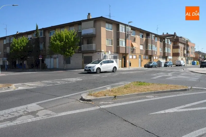 Se mejorarán las aceras de la calle Jesús Arambarri / Lydia González