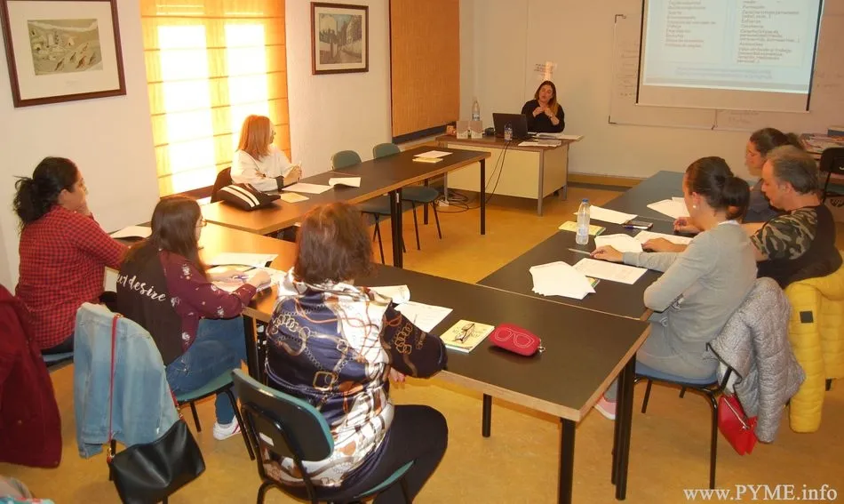 Foto 2 - El programa de orientaci&oacute;n profesional para el empleo de Confaes atiende&nbsp;a m&aacute;s de 250 parados de ...