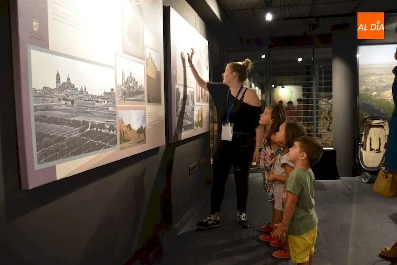 Participantes en la actividad cultural / Lydia González