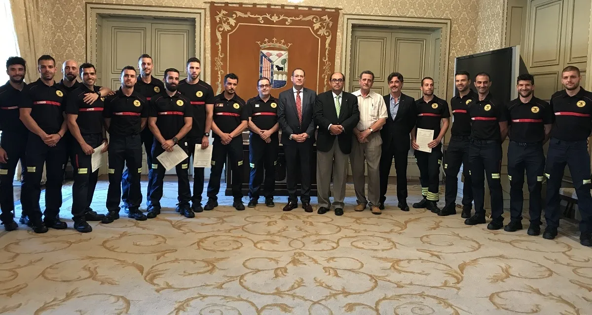 Toma de posesión de los nuevos bomberos / Ayuntamiento de Salamanca