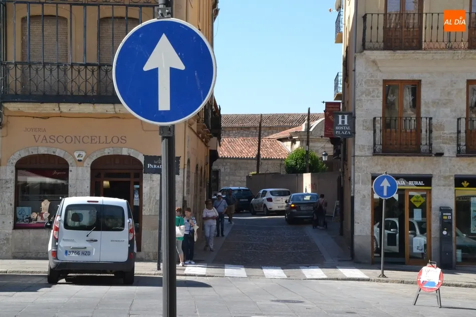 Foto 3 - Prohibidos a partir de este jueves los giros con veh&iacute;culos en la Plaza Mayor  
