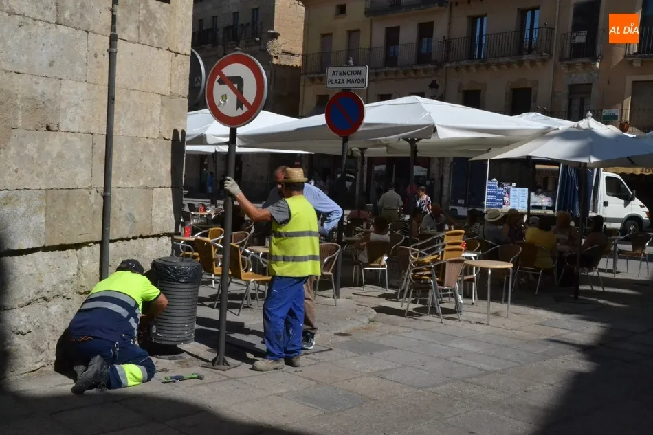 Foto 4 - Prohibidos a partir de este jueves los giros con veh&iacute;culos en la Plaza Mayor  