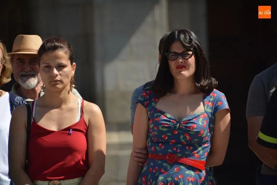 Foto 7 - Concentraci&oacute;n y minuto de silencio por las &uacute;ltimas v&iacute;ctimas de la violencia de g&eacute;nero