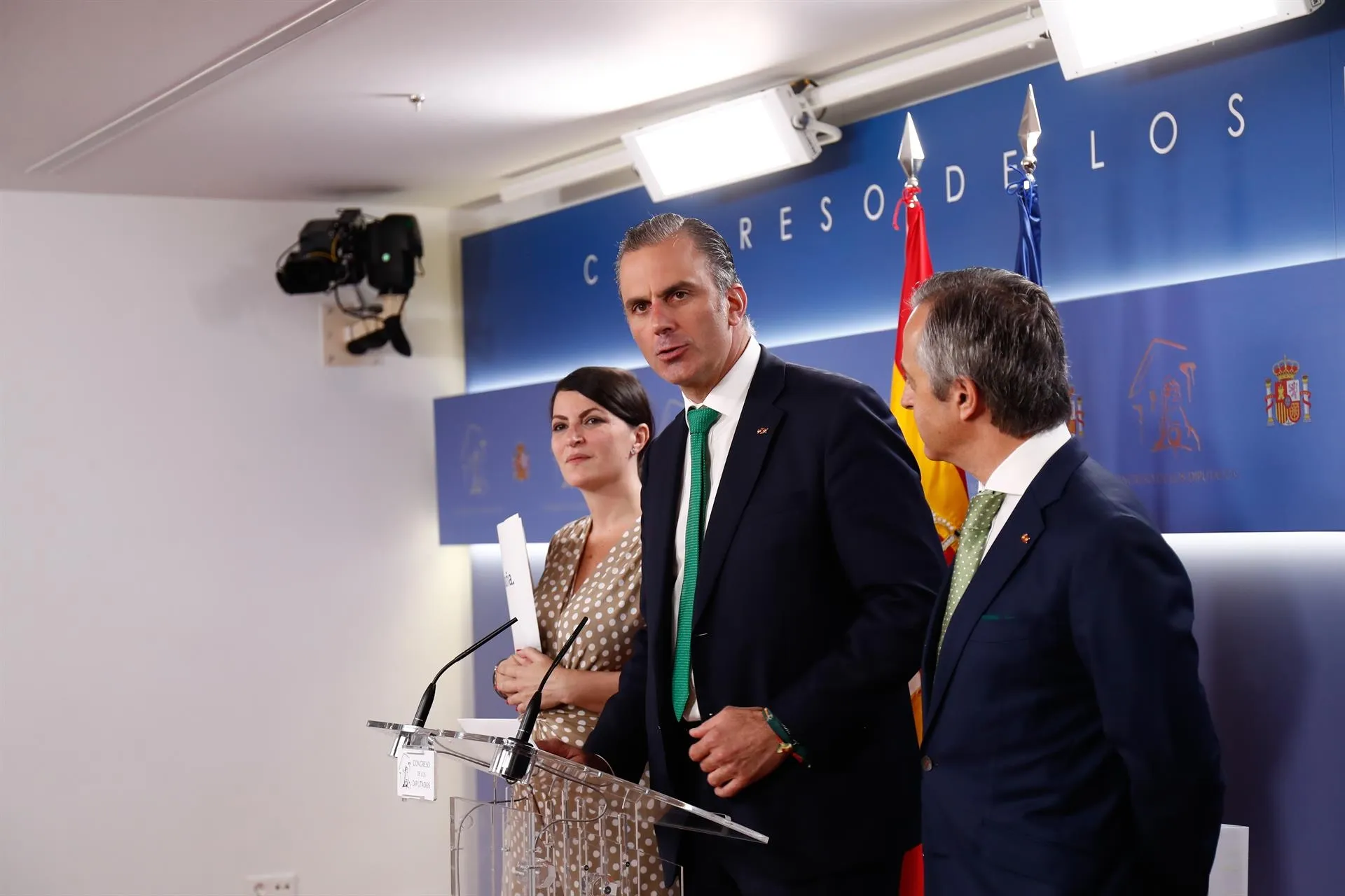 Ortega Smith, en el centro, durante una comparecencia de prensa / Europa Press